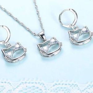 925 STERLING SILVER  Kitty Sterling Silver necklace set